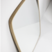 specchio dal design nordico e attuale dal bordo minimal in legno massiccio di rovere 